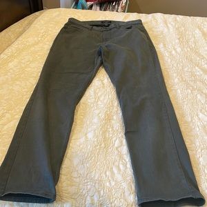 Men's ribbed pants .